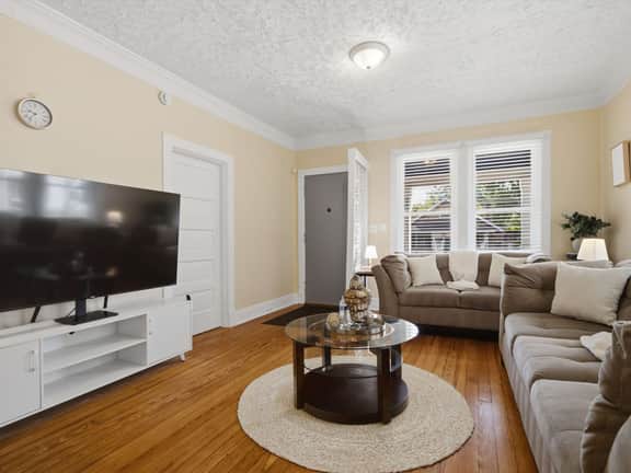 Charming Del Ray Home, Near Old Town & METRO-rail - Image 2