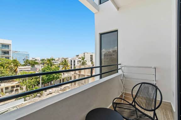 Stylish King Condo Near Beach & 5th Ave - Zazil Ha - Image 3