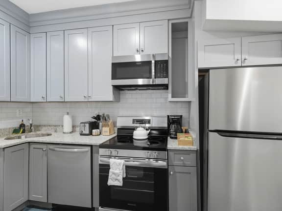 Bright 2BR Apt - Near METRO & Rock Creek Park - Image 4