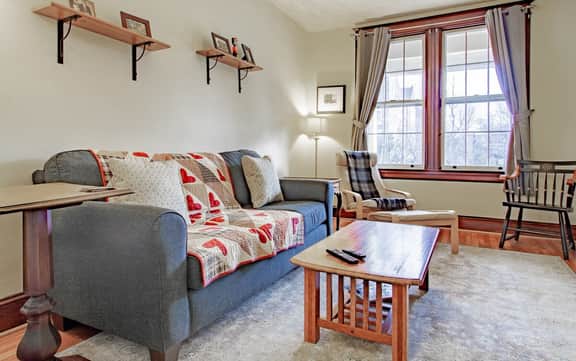 ✢ The E St Retreat ✢ Lovely 3-BR Nestled between H St & Eastern Market ✢ - Image 3