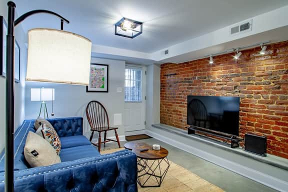 2-BR Petworth Pad / Walk to METRO Subway - Image 3