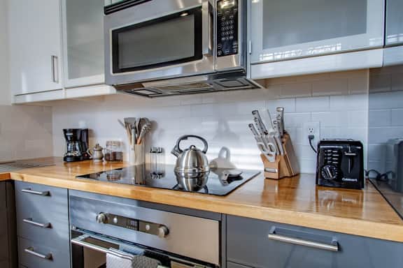 2-BR Petworth Pad / Walk to METRO Subway - Image 4