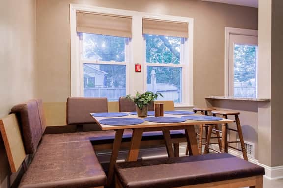 Pentagon City Homestay / Parking available - Image 3