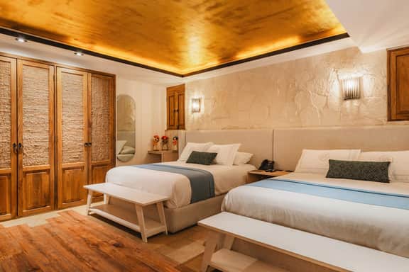 Elegant Double Queen Room - Casa Laja Hotel - Image 2