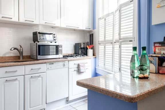 ❤ OF GEORGETOWN | BACKYARD | FULL KITCHEN | W/D - Image 4