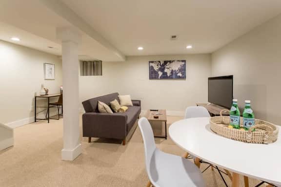 ⋆ GEM In The HEART Of Petworth ⋆ All Essential Provided ⋆ - Image 4