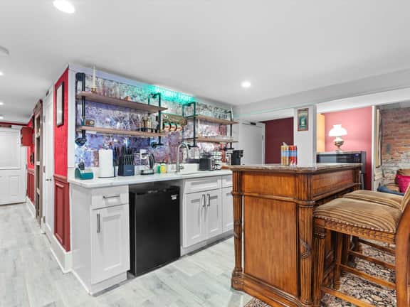 Speakeasy-Themed Retreat: Bar, Pet-Friendly, - Image 4