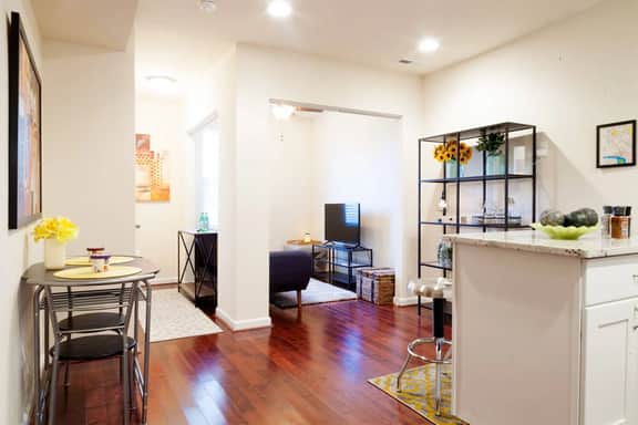 Walk to H St. and Nearby Sights / 1-BR Suite - Image 3