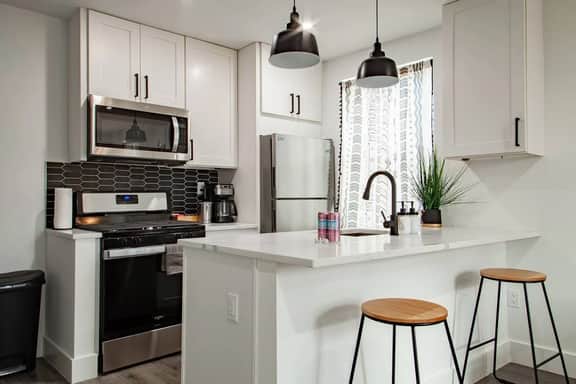 Spacious 2-BR 2-Bath | 3-Blocks to H St Corridor - Image 3