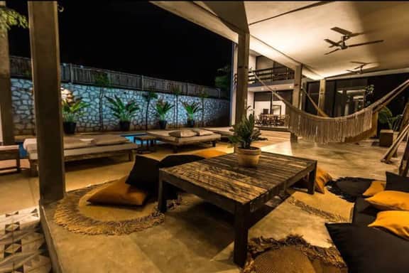 Cozy 2BR flat near downtown and beaches - Image 2