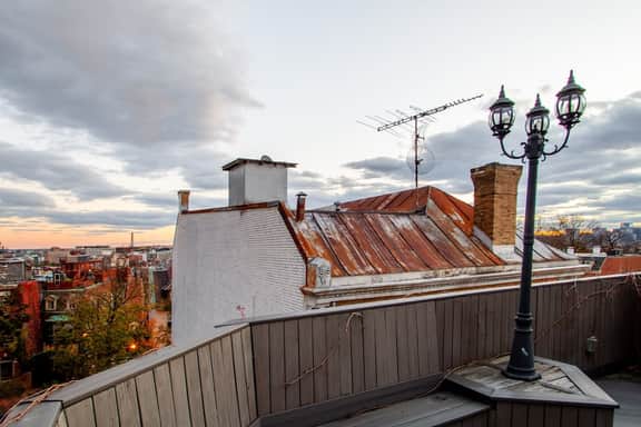 LUXE Kalorama 5-BR Townhome Close to Dupont Circle - Image 2