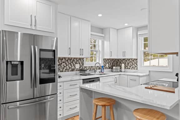 Modern 5-BR, Walk to Downtown Silver Spring, METRO - Image 4
