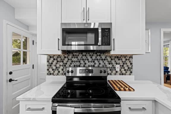 Modern 5-BR, Walk to Downtown Silver Spring, METRO - Image 5