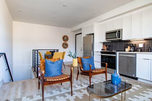 2-Story 2-BR in Great DC Area / Transit-Friendly - Image 2