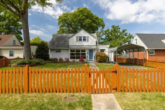 ALX Cape Cod 3-BR Near Old Town & Mount Vernon - Image 4