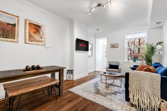 Classic DC Rowhome, 2-Bedrooms / Close to METRO - Image 5