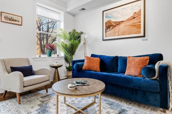 Classic DC Rowhome, 2-Bedrooms / Close to METRO - Image 2