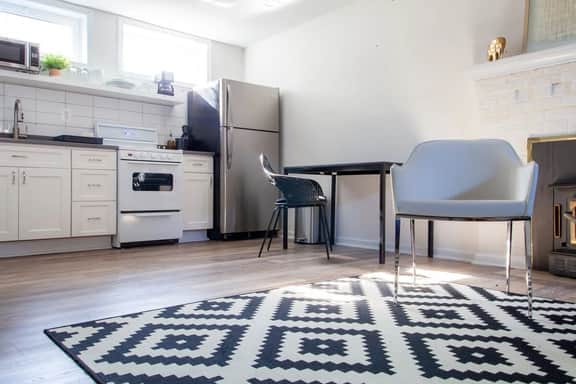 ✢ HOME AWAY FROM HOME ✢ PRIVATE DC APT. ✢ - Image 3