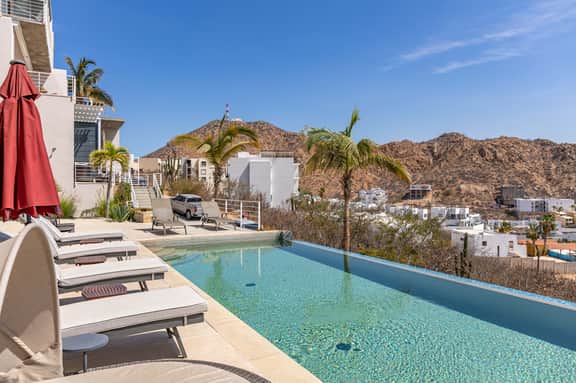 Stunning 3BR apartment with Amazing Views - Image 2