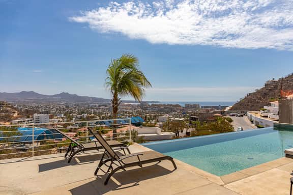 Stunning 3BR apartment with Amazing Views - Image 5