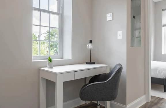 Modern 1 BR - clean finishes. - Image 4