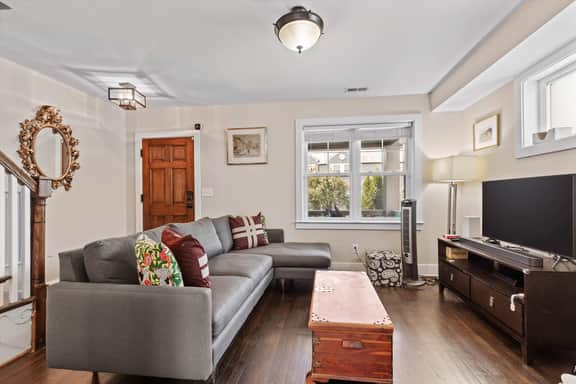 Entire 3-BR Row House in Peaceful Kingman Park DC - Image 3