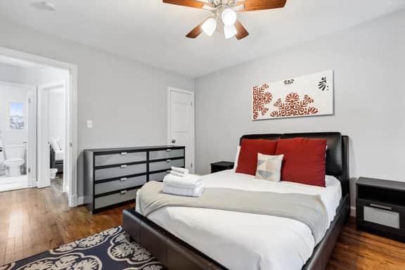 Terrific 2-BR Southeast Home - Image 3