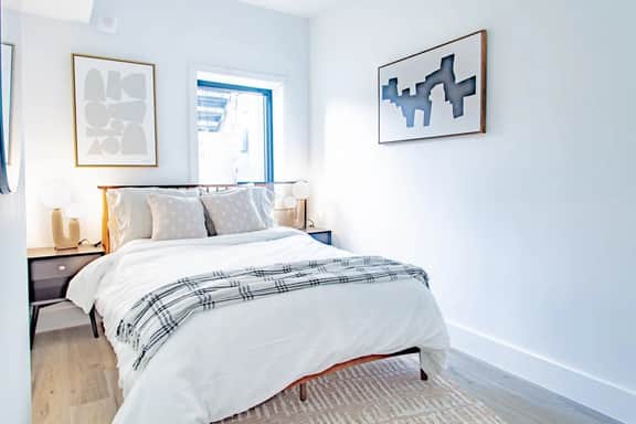 2-BR in Great DC Location / Transit & Shopping - Image 3