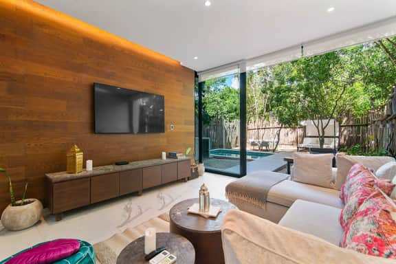 Stunning Casa Kite 5BR with Private Pool close to beach & downtown! - Image 2