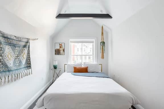 Decompress in the Zen Surroundings of a Cozy Carriage House - Image 5