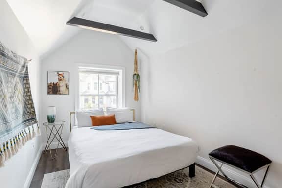 Decompress in the Zen Surroundings of a Cozy Carriage House - Image 4