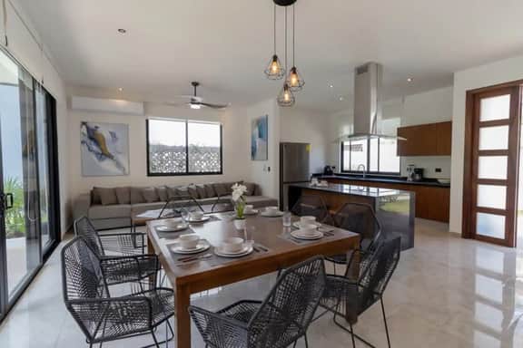 2BR Spacious condo w/ private pool near beaches - Image 4