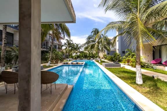 2BR Spacious condo w/ private pool near beaches - Image 2