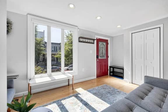 3-BR DC Townhome Getaway Close to It All - Image 2