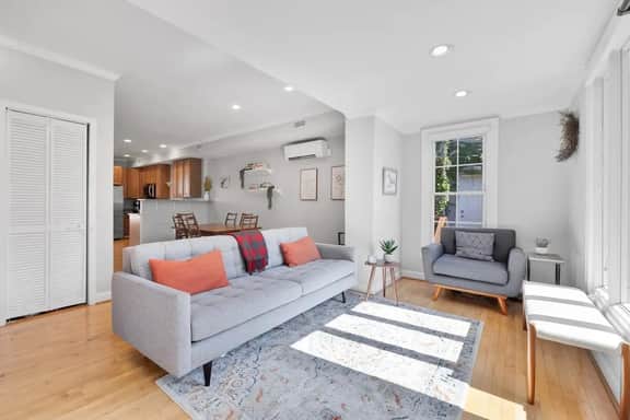 3-BR DC Townhome Getaway Close to It All - Image 4