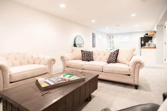 Sanctuary in the city | FREE parking | Walkable - Image 4