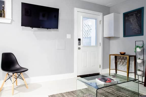 1-BR English Basement in the ❤ Of DC // UNION MARKET // H St. Corridor - Image 3