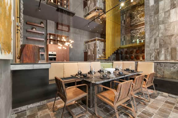 Luxury 4BR Condo - Art & Pool - Barneys Residences - Image 4