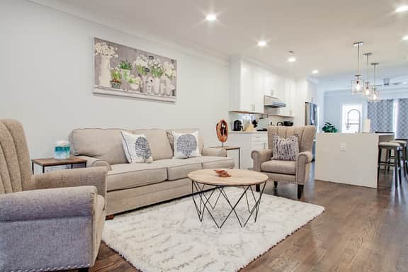 Cheerful 4-BR Home | A DC Homestay - Image 3