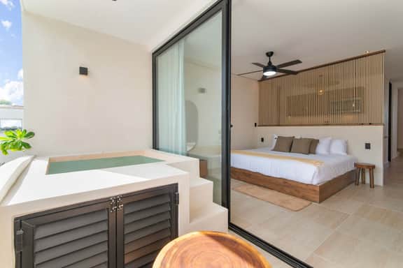 Spacious Jungle Retreat Near Beaches & Hotel Zone - Image 2