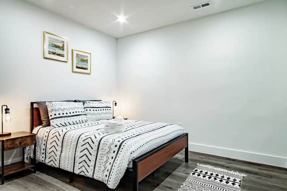 Relax 3Blocks near H St Corridor with 2-BR 2-Bath - Image 4