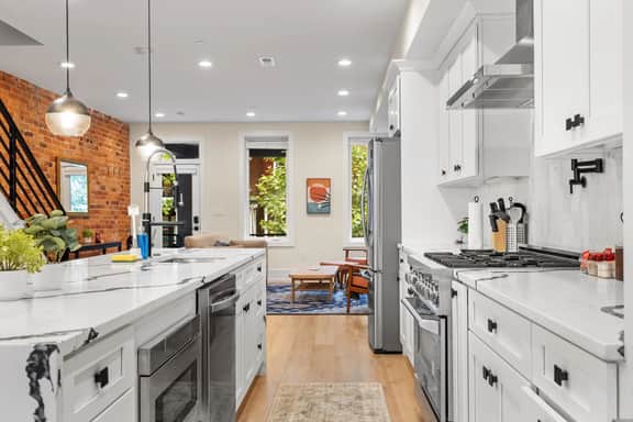 Central DC 5-BR Townhome - Walk to METRO-rail - Image 2