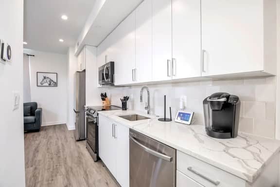 Hill East 1-BR Getaway / Lincoln Park + METRO - Image 4