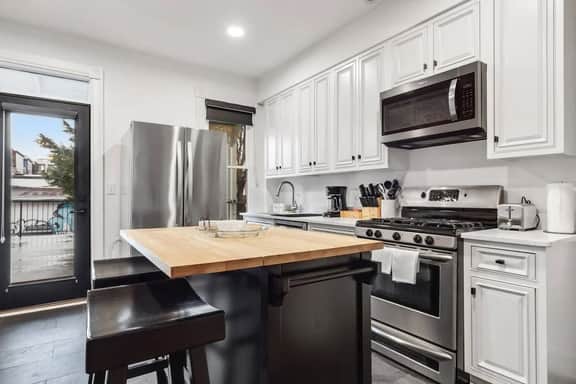 Historic DC House w/Piano, Free Parking & Fast - Image 2