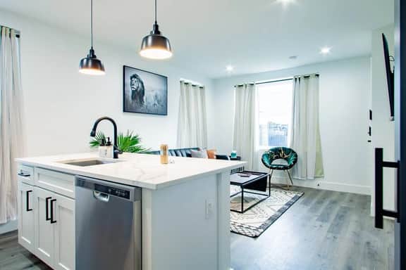 Roomy 2-BR 2-Bath | 3-Blocks to H St Corridor - Image 5