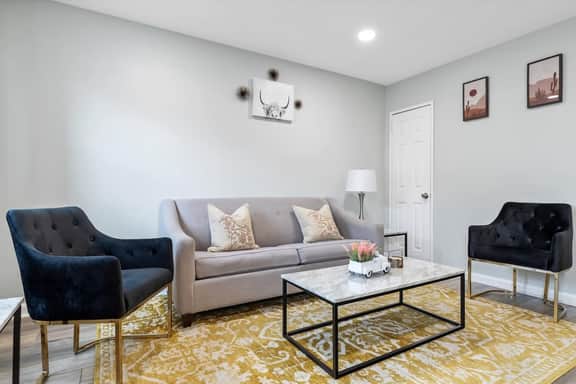 3-BR Homestay in Hip Area of DC - Image 2