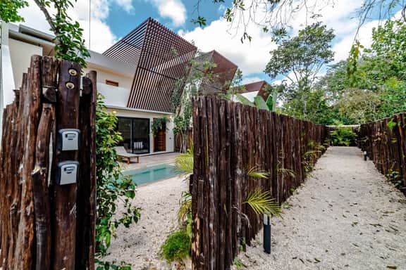 La Veleta Getaway at ASANA LEAF House Sleeps 12 - Image 5
