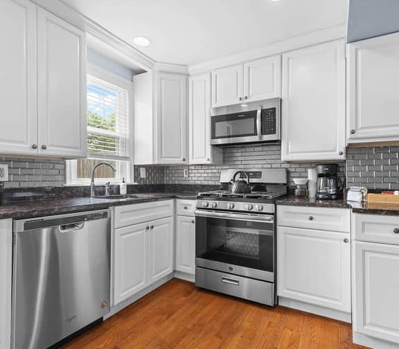 Entire Home - DC Retreat, Free Parking - Image 5