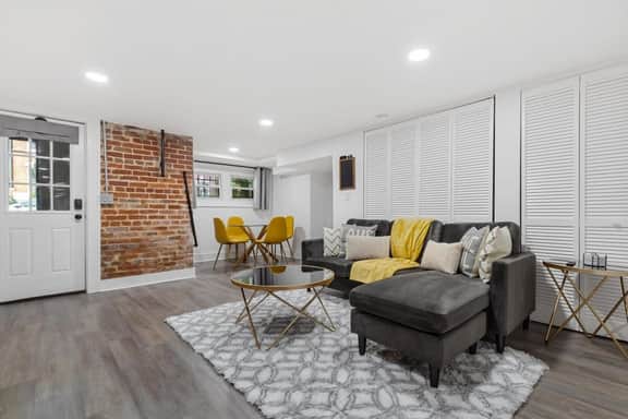 Solace in Central DC / 2-BR Getaway - Image 2