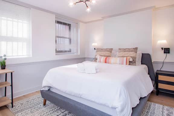 CHEERY 1-BR IN THE ♥ OF SHAW | 2 BLOCKS TO SUBWAY - Image 4